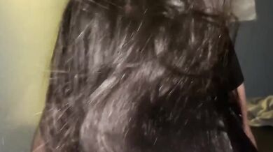 Korean college beauty gives blowjob to big brother in private cinema