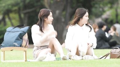 两位清纯日本美女野餐