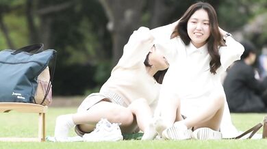 两位清纯日本美女野餐