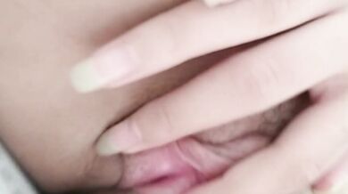 少女書上全裸掰逼