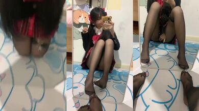 是嚯嚯呀_黑絲JK