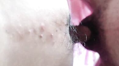 売春婦マスター、19歳のメガネの学生の女の子は、最初はとても恥ずかしがり屋でしたが、彼女の猫はピンク色で濡れていて、それを挿入するのはとても興奮していました