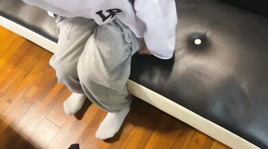 超可愛高中妹妹幫爸爸打手槍