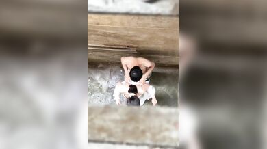 高中情侶饑渴難耐 放學後無人小巷直播造人被看光光