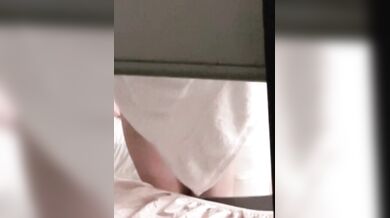 對面大樓女鄰居裸體關窗不小心露下體給全世界看
