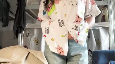 高中妹脫衣自拍45