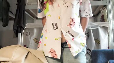 High School Girl Takes Off Clothes for 45 Selfies