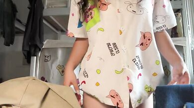 High School Girl Takes Off Clothes for 45 Selfies