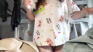 High School Girl Takes Off Clothes for 45 Selfies