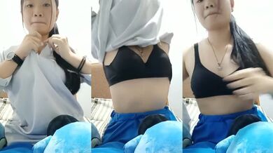 馬來西亞妹妹穿着校服揉奶給男友