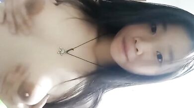 馬來西亞妹妹脫光光自慰給男友看