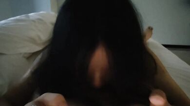 邊玩手機邊含雞雞