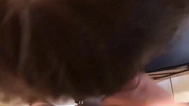 新北╳學生美眉幫男友仔仔細細的舔肉棒