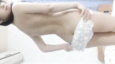 雙馬尾妹脫內衣褲