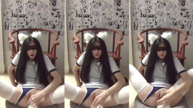 母狗妹子矇眼假屌自慰