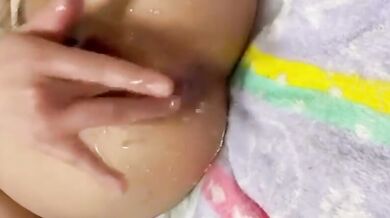 ブシュブシュ！シュィィィ！と大量潮吹き