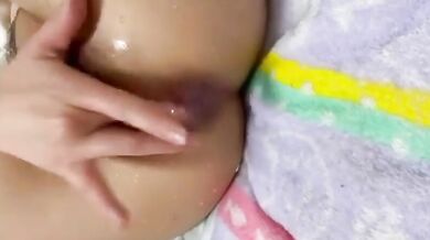 ブシュブシュ！シュィィィ！と大量潮吹き