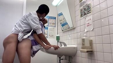 高校陸上部廁所性交