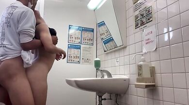 高校陸上部廁所性交