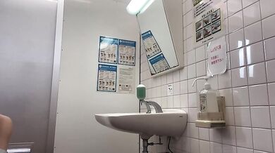 高校陸上部廁所性交