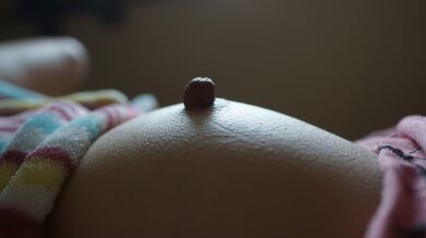 真實手機(⊙o⊙) 4K乳房特寫,看清汗毛那種:)