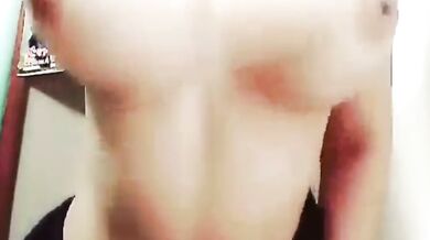 Nữ sinh ngực khủng tự sướng tư thế cưỡi ngựa