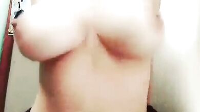 Nữ sinh ngực khủng tự sướng tư thế cưỡi ngựa