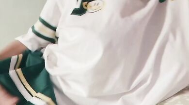 Gợi cảm với đồng phục cổ vũ và tất đen