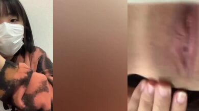 Cô gái dễ thương tự chụp ảnh gợi cảm