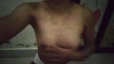 Ảo ảnh mặc nội y trong phòng tự sướng