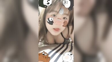 Em gái D Cup quyến rũ trên giường khoe vòng một nóng bỏng