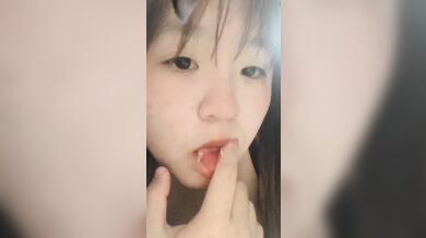 Em gái D Cup quyến rũ trên giường khoe vòng một nóng bỏng