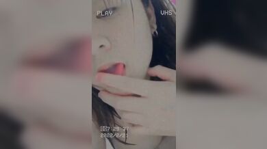 Em gái D Cup quyến rũ trên giường khoe vòng một nóng bỏng