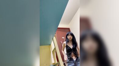 Thượng Hải tiểu học muội bị ác thúc bao dưỡng, lộ clip tắm rửa thay đồ biến dạng