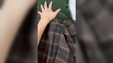 Shanghai Schoolgirl's Secret Life Exposed: Twisted Affair with Sugar Daddy Revealed in Private Moments