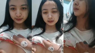 Thiếu phụ hở ngực gợi tình