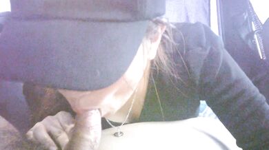 フェラチオで口内発射 [2]