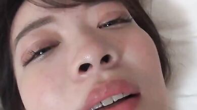 セクシーで豊満な女の子と一度エッチした後、シャワーを浴びてまたエッチし、ベッドでさらにエッチした