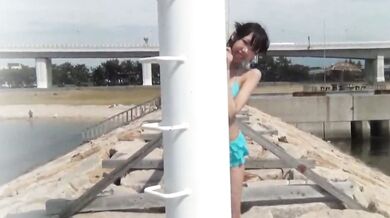 無垢な激カワ女子アイドル 海辺でIVの撮影 無修正 高画質