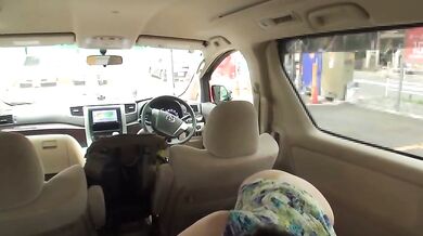 無 ワンピ少女を車に連れ込んで