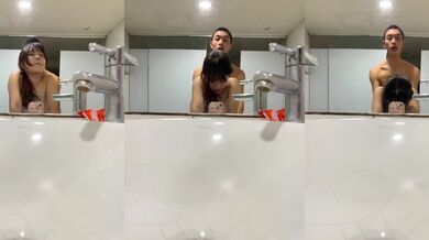 シンガポール人カップルが公衆トイレでセックスしながら自撮り