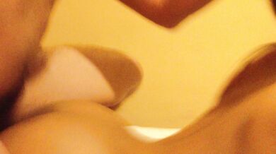 シンガポールの少女、セックスパートナーにすぐに口を平手打ちされる