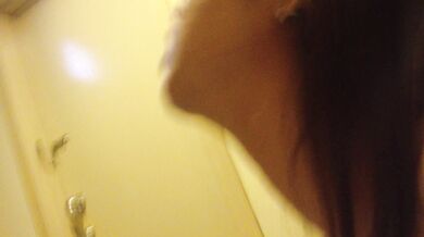 シンガポールの少女、セックスパートナーにすぐに口を平手打ちされる