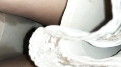 sorpresa, bajo la falda