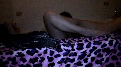 紋身妹子和男友在家做愛自拍