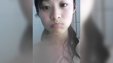 超可愛巨乳學生妹自慰