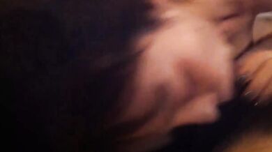 Đút cặc vào miệng em