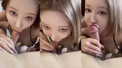 That Look While Sucking a Lollipop Is Irresistible to Any Man