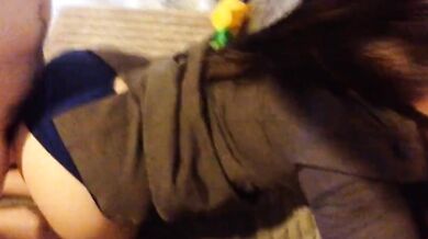 恥ずかしがり屋の女の子が酔って甘えてくる