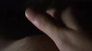 床上玩隻自己的穴